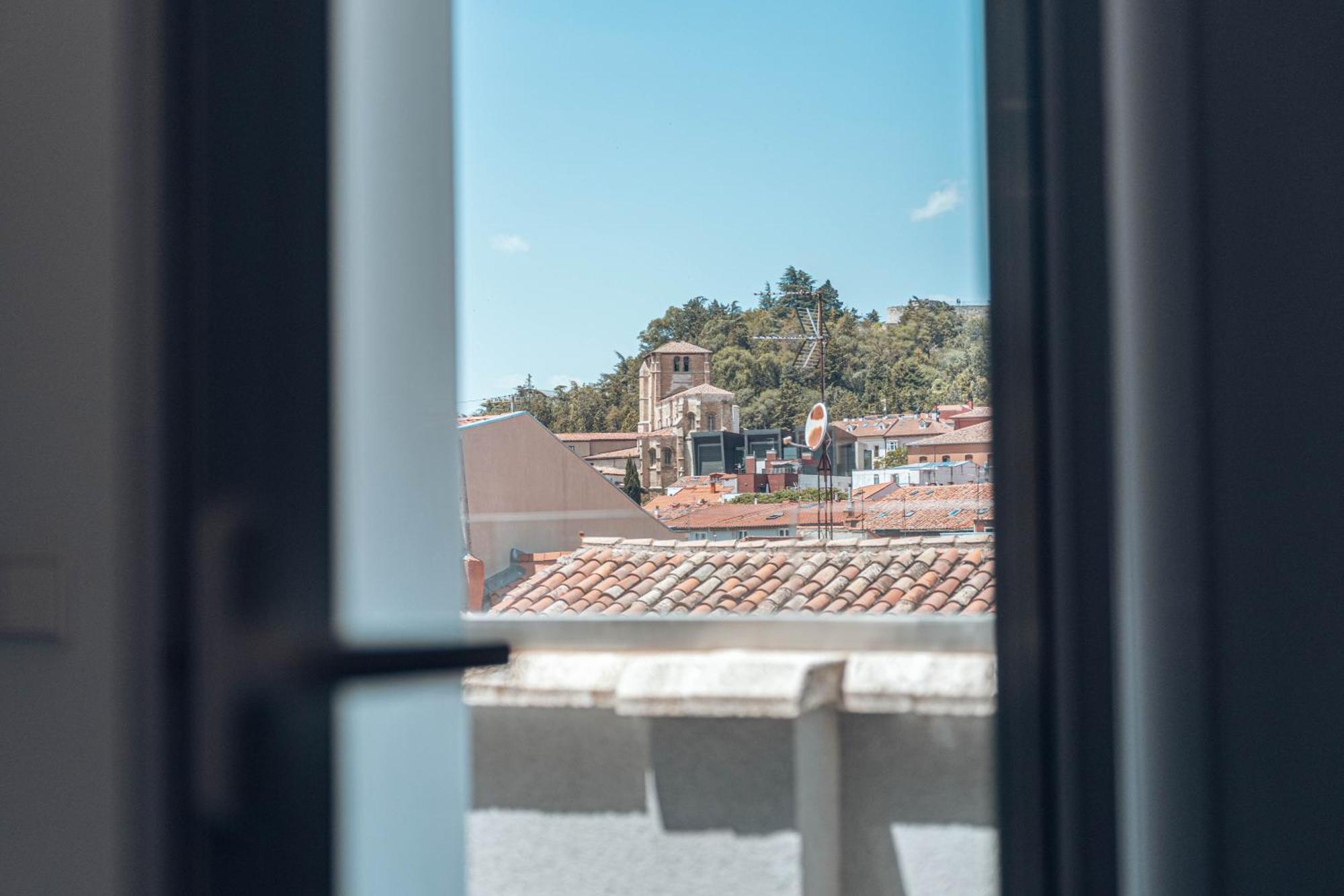 Apartamentos La Moneda Burgos Luaran gambar