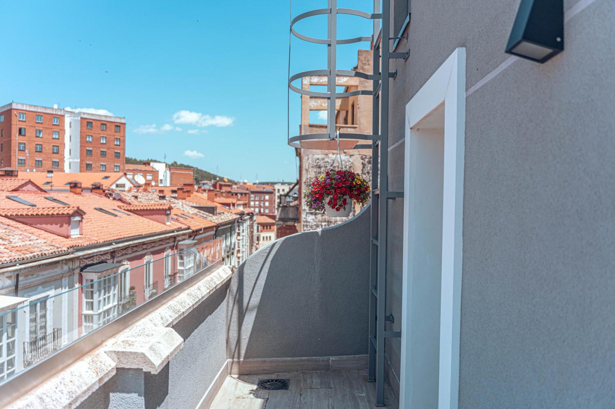 Apartamentos La Moneda Burgos Luaran gambar
